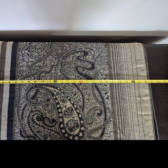 Wrap / Scarf - Picture 9 of 10